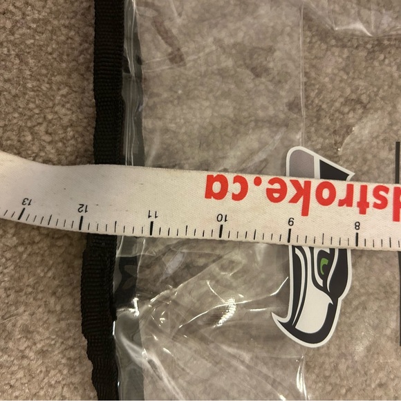 Go Hawks - Seattle Seahawks Bundle including official NFL sponsored gear - Picture 14 of 16